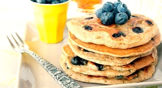 Recipe: Honey & Oat Blueberry Lemon Pancakes