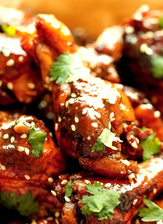 Slow cooker sticky chicken wings